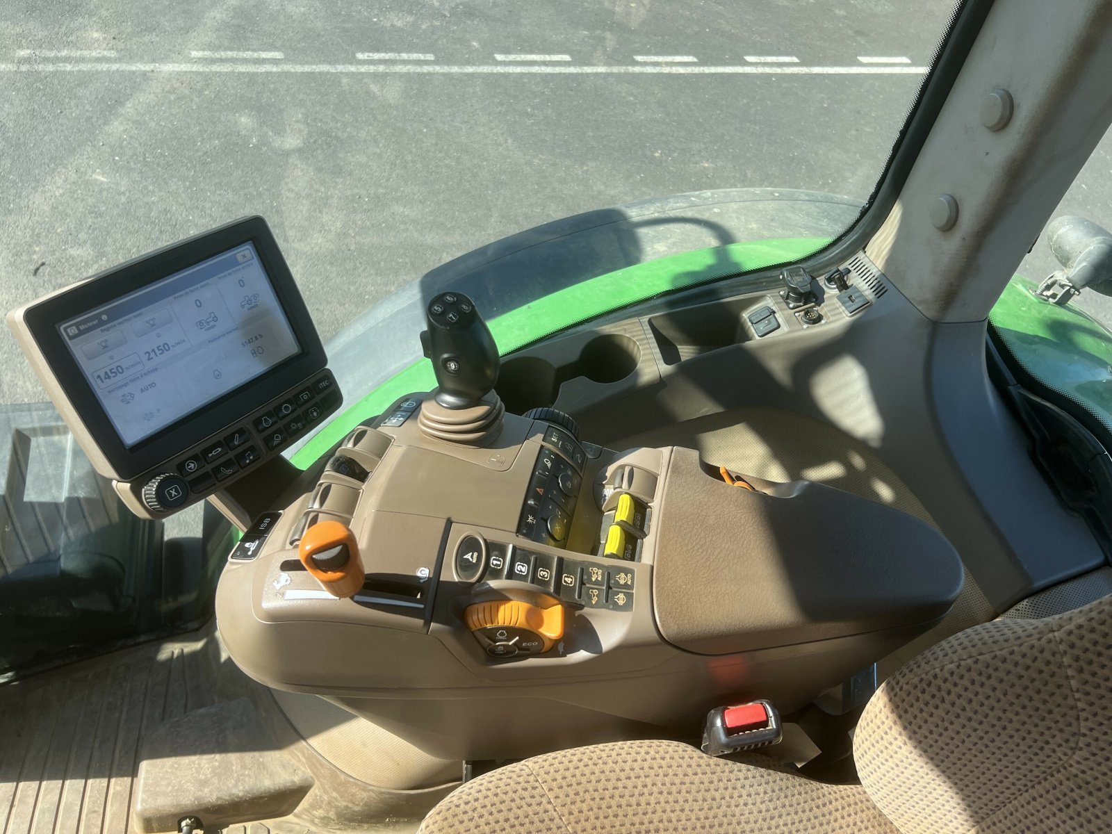 Traktor типа John Deere 7230 R 6.8 L, Gebrauchtmaschine в Gannat (Фотография 11)