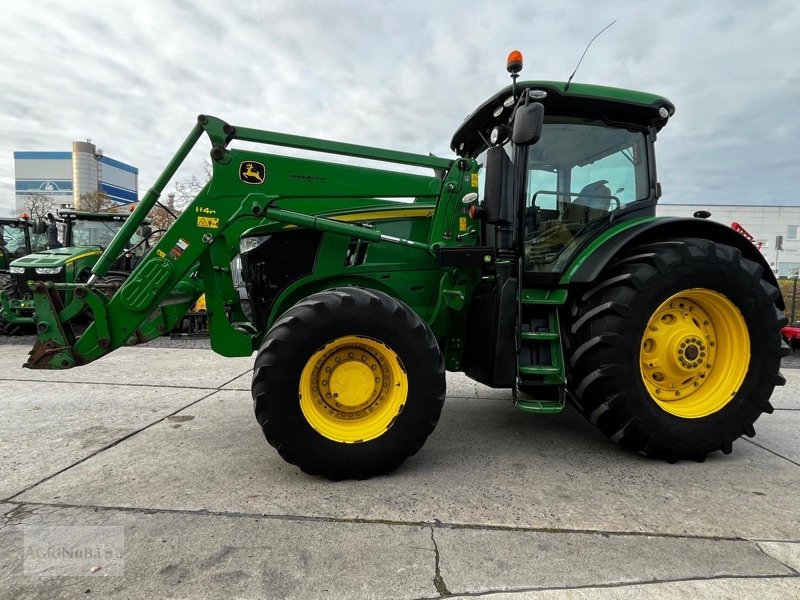 Traktor of the type John Deere 7230 R mit Frontlader, Gebrauchtmaschine in Prenzlau (Picture 7)