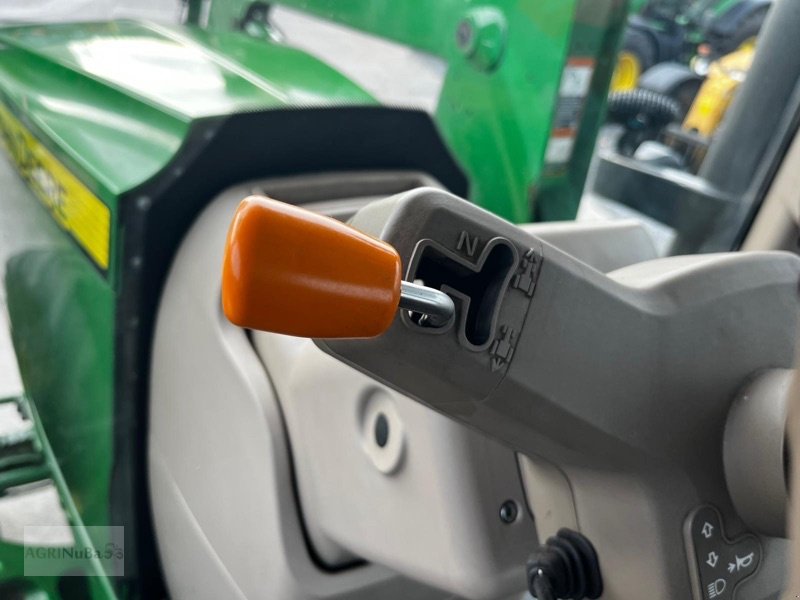 Traktor of the type John Deere 7230 R mit Frontlader, Gebrauchtmaschine in Prenzlau (Picture 16)
