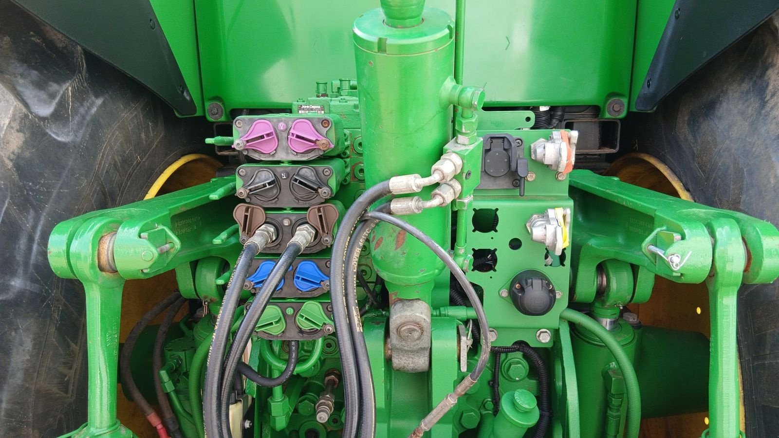 Traktor от тип John Deere 7230 R, Gebrauchtmaschine в Harmannsdorf (Снимка 8)