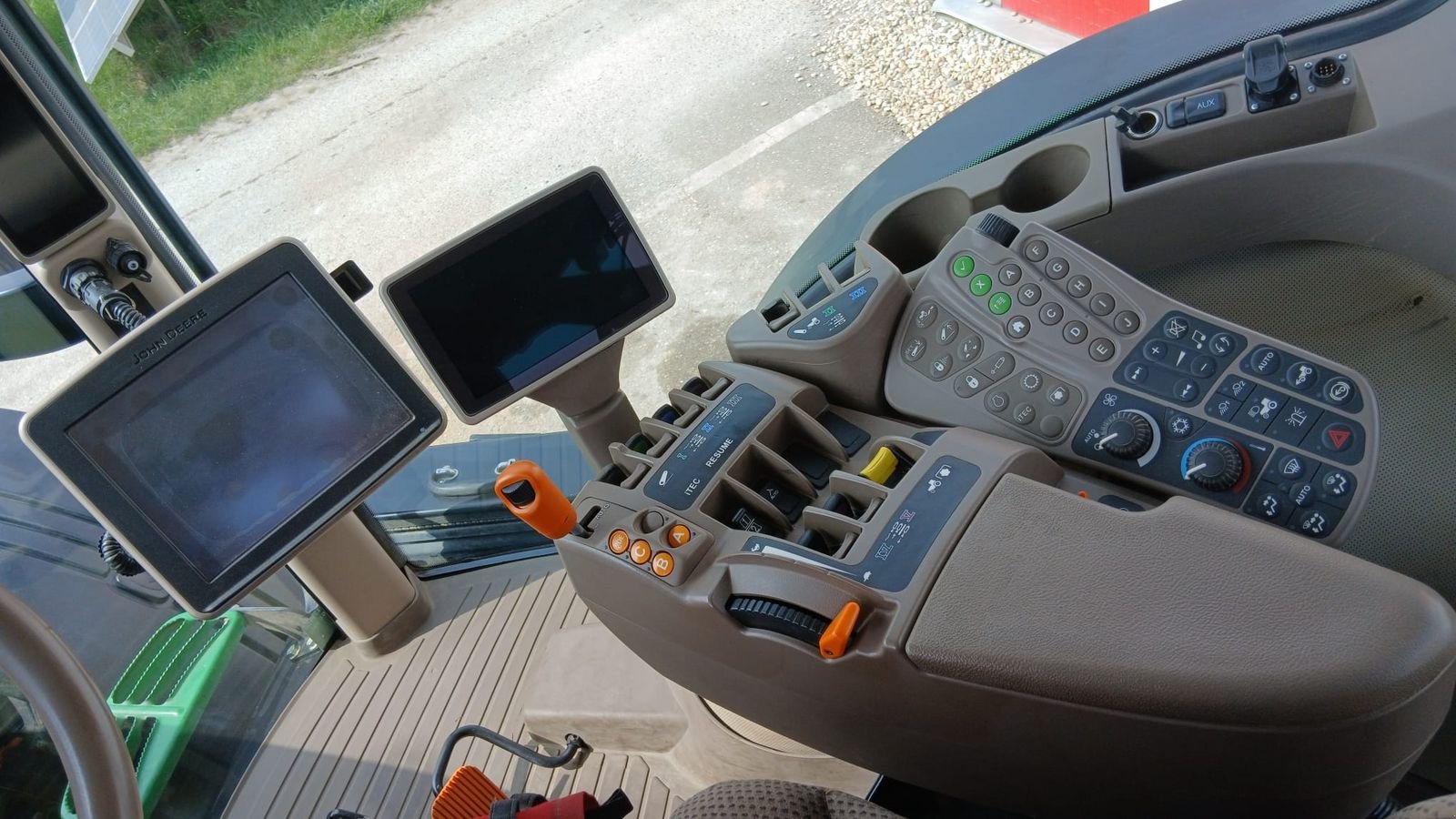 Traktor от тип John Deere 7230 R, Gebrauchtmaschine в Harmannsdorf (Снимка 27)