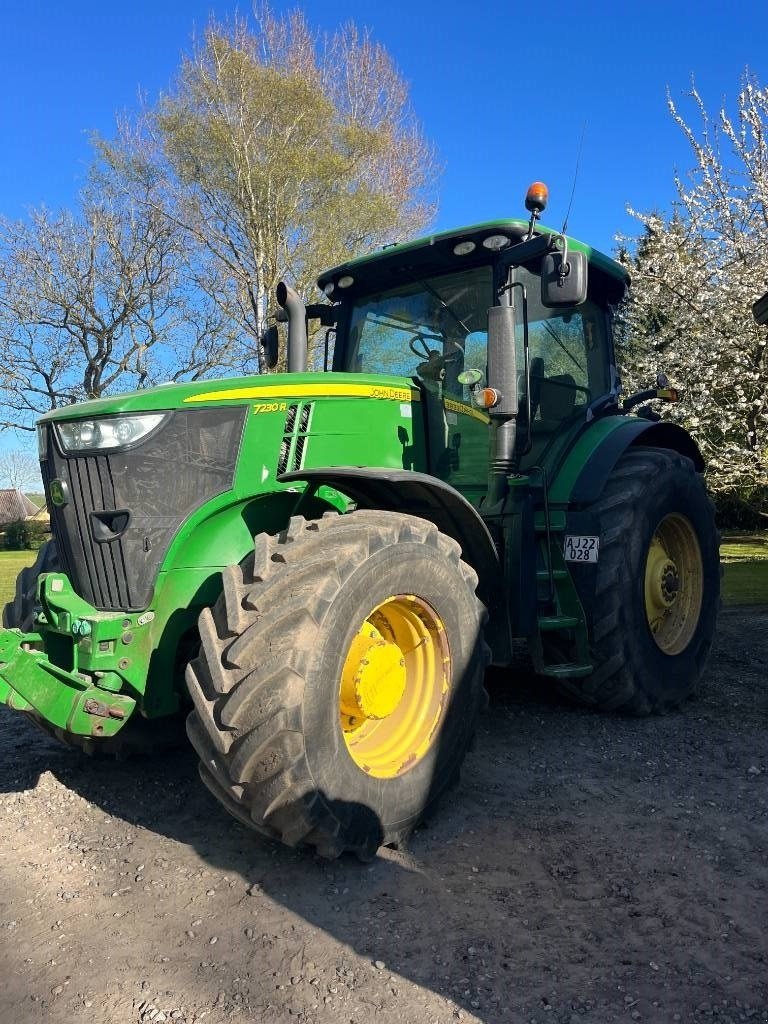 Traktor от тип John Deere 7230 R, Gebrauchtmaschine в Ringe (Снимка 1)
