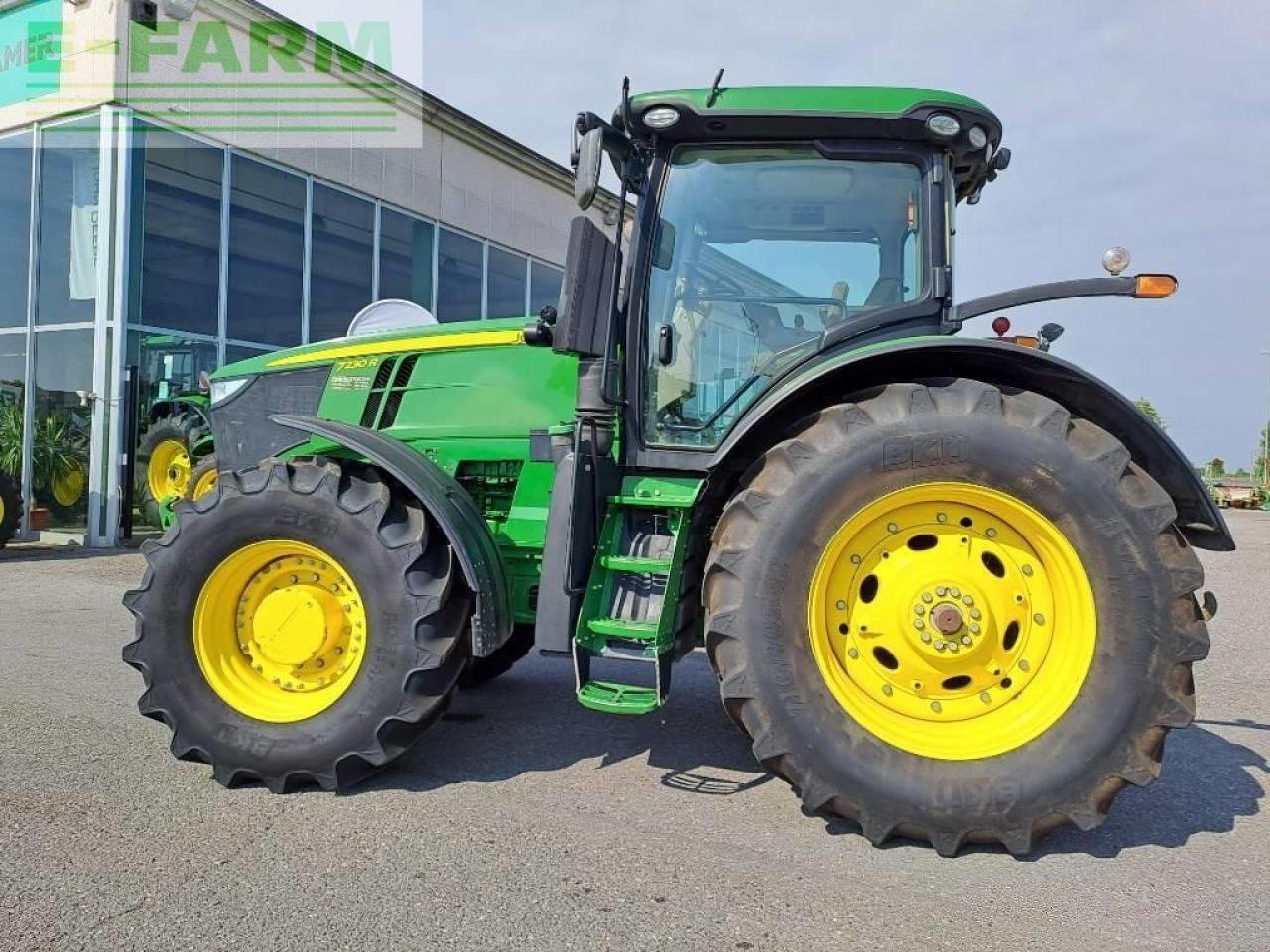 Traktor типа John Deere 7230 r, Gebrauchtmaschine в ORZIVECCHI (Фотография 3)