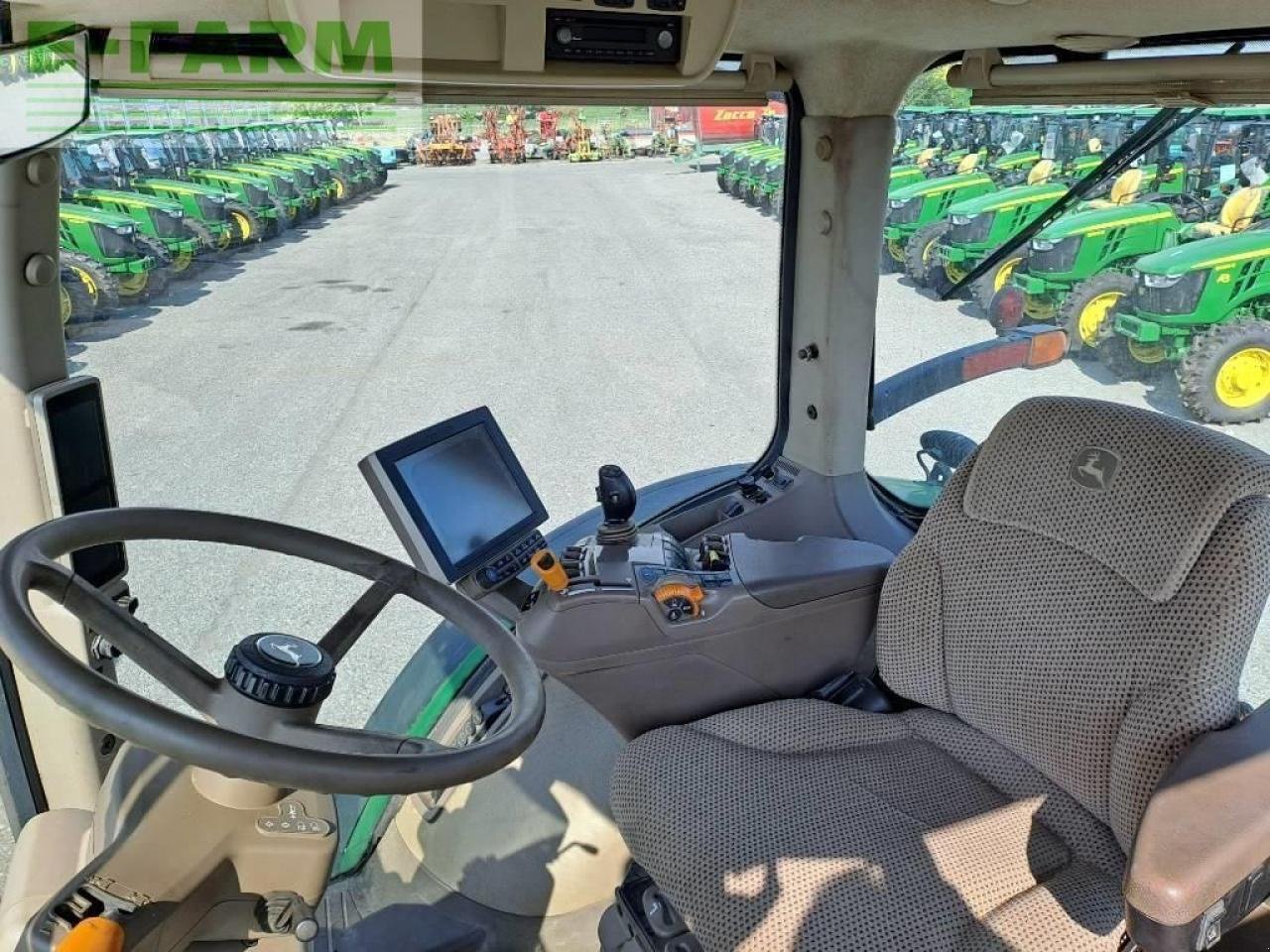 Traktor типа John Deere 7230 r, Gebrauchtmaschine в ORZIVECCHI (Фотография 8)