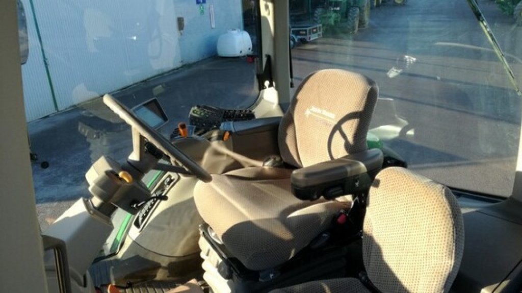 Traktor typu John Deere 7230 R, Gebrauchtmaschine v Feuges (Obrázek 2)