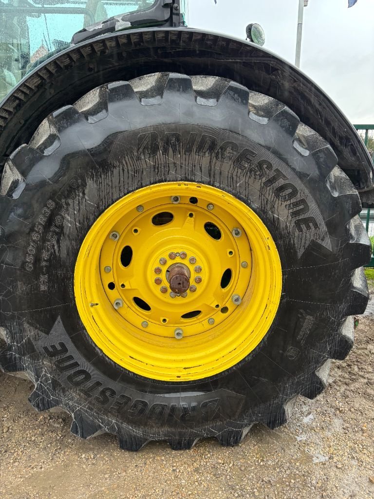 Traktor of the type John Deere 7230R 6.8L, Gebrauchtmaschine in VERT TOULON (Picture 4)