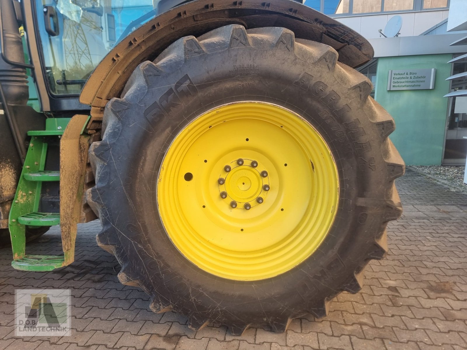 Traktor des Typs John Deere 7230R CQ mit 9L Motor, Gebrauchtmaschine in Regensburg (Bild 12)