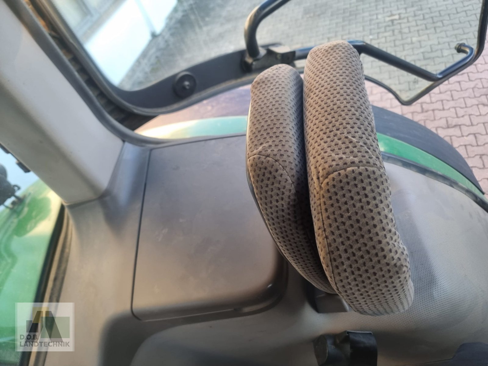 Traktor des Typs John Deere 7230R CQ mit 9L Motor, Gebrauchtmaschine in Regensburg (Bild 14)