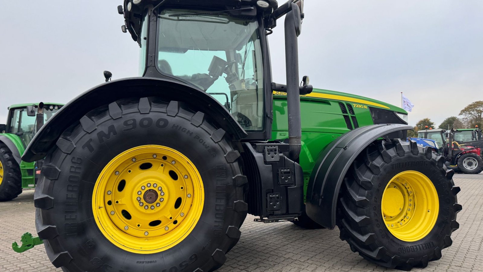 Traktor Türe ait John Deere 7230R KUN 4800 TIMER OG FRONT PTO!, Gebrauchtmaschine içinde Nørager (resim 10)