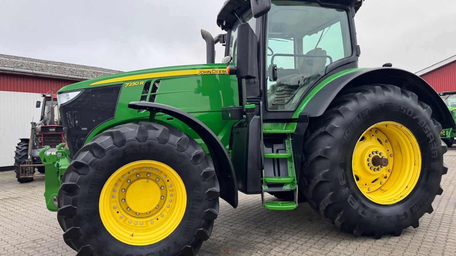 Traktor Türe ait John Deere 7230R KUN 4800 TIMER OG FRONT PTO!, Gebrauchtmaschine içinde Nørager (resim 3)