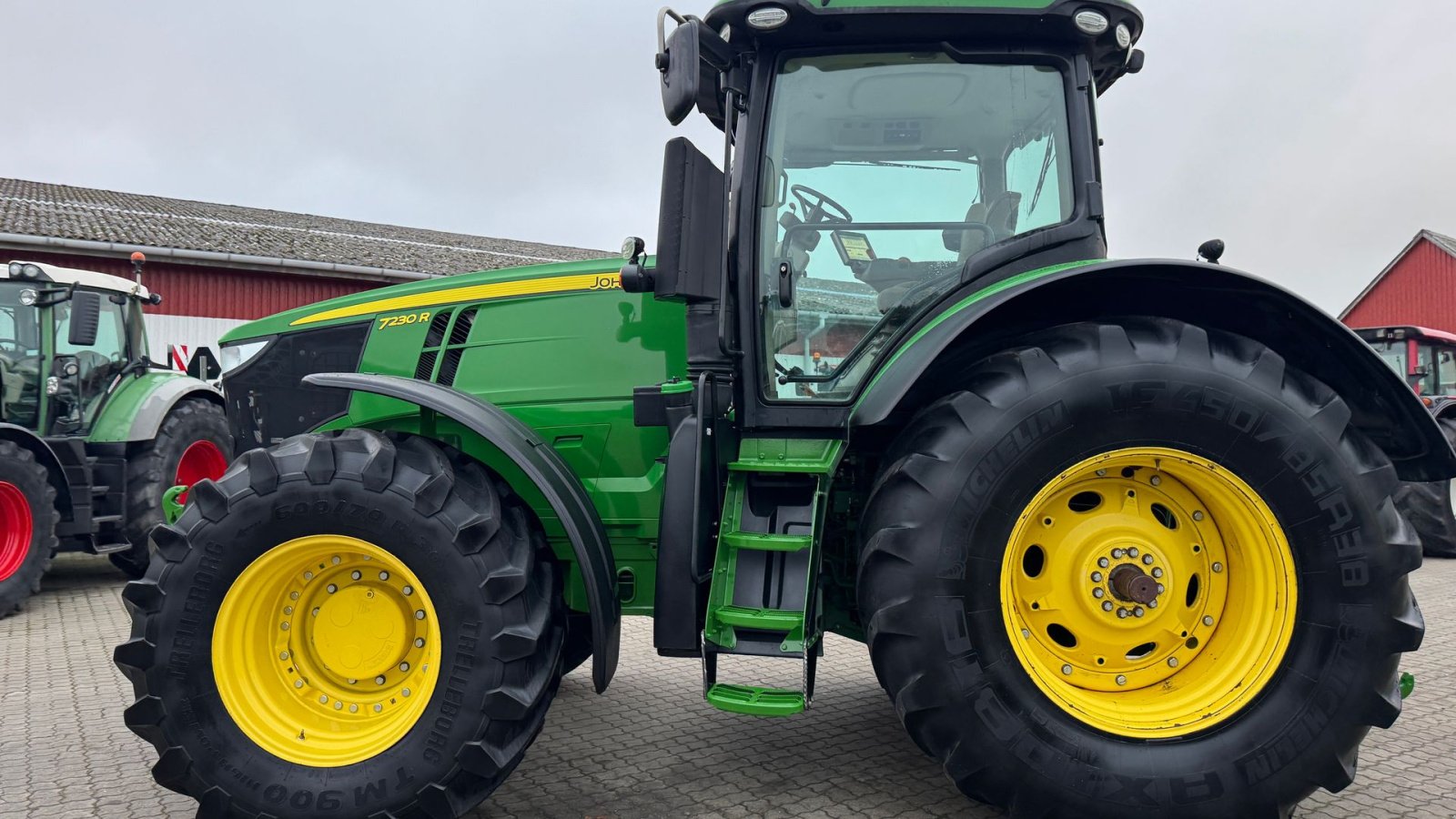 Traktor Türe ait John Deere 7230R KUN 4800 TIMER OG FRONT PTO!, Gebrauchtmaschine içinde Nørager (resim 4)