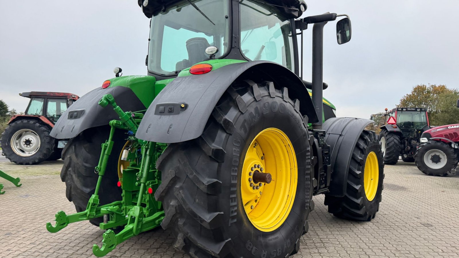 Traktor Türe ait John Deere 7230R KUN 4800 TIMER OG FRONT PTO!, Gebrauchtmaschine içinde Nørager (resim 12)