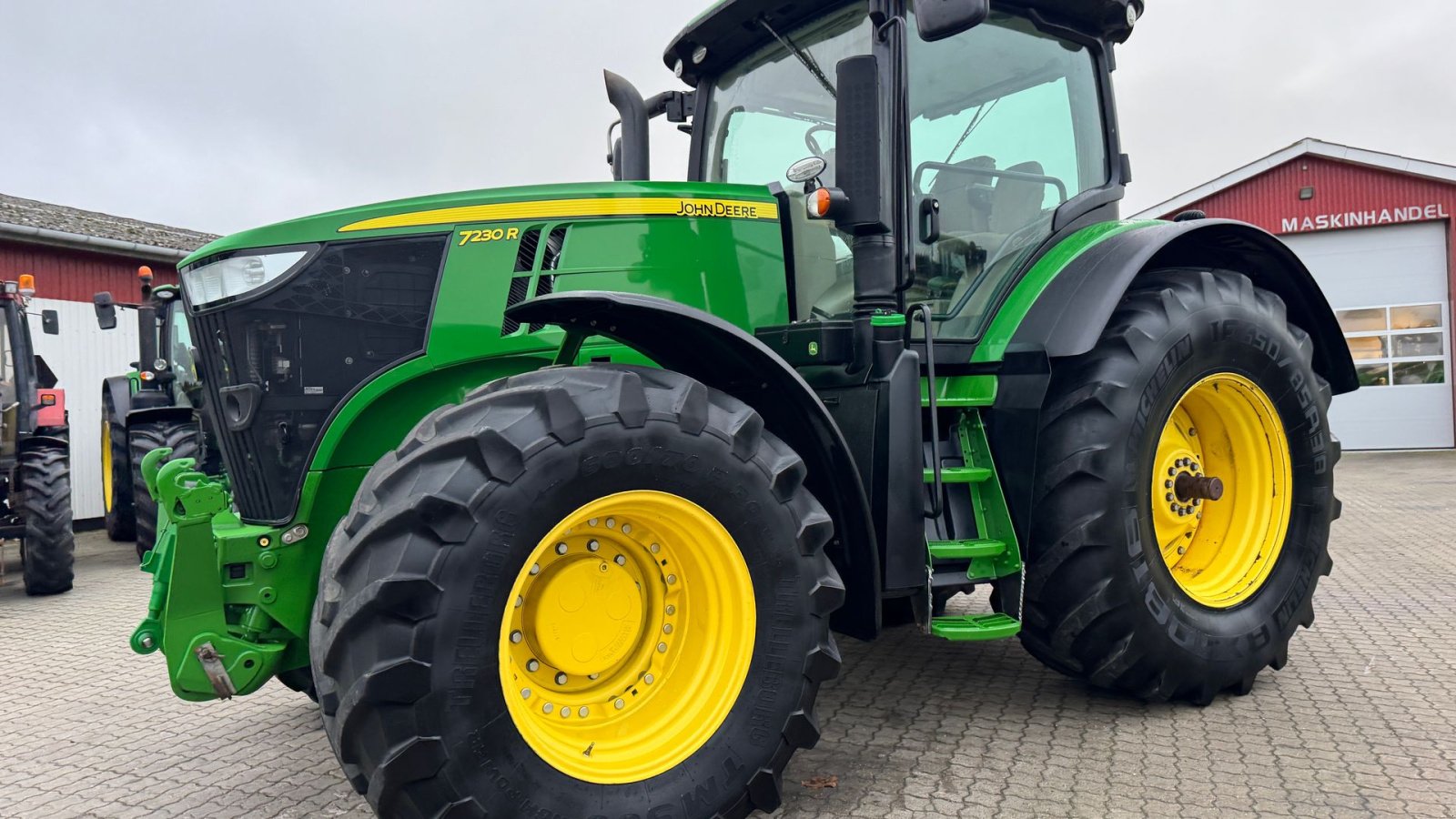 Traktor Türe ait John Deere 7230R KUN 4800 TIMER OG FRONT PTO!, Gebrauchtmaschine içinde Nørager (resim 2)