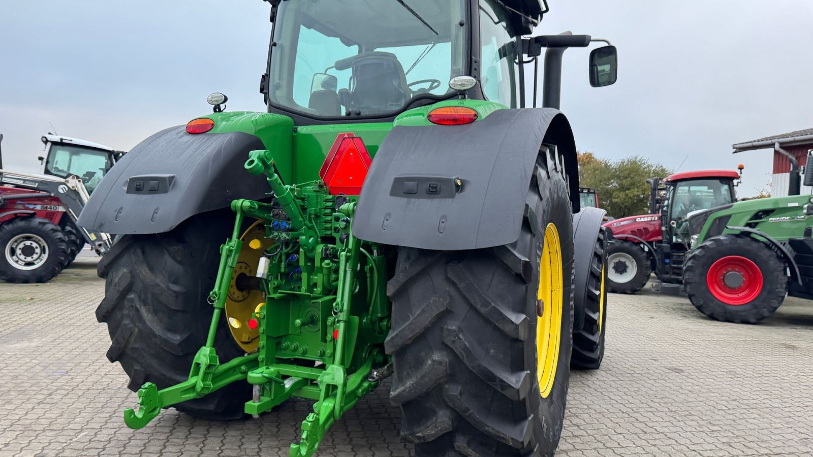 Traktor Türe ait John Deere 7230R KUN 4800 TIMER OG FRONT PTO!, Gebrauchtmaschine içinde Nørager (resim 13)
