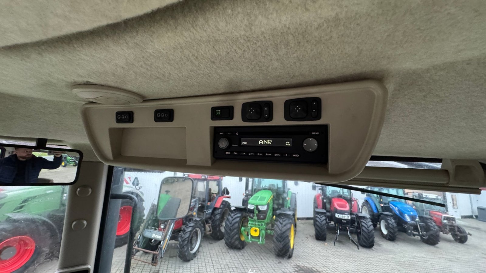 Traktor Türe ait John Deere 7230R KUN 4800 TIMER OG FRONT PTO!, Gebrauchtmaschine içinde Nørager (resim 22)