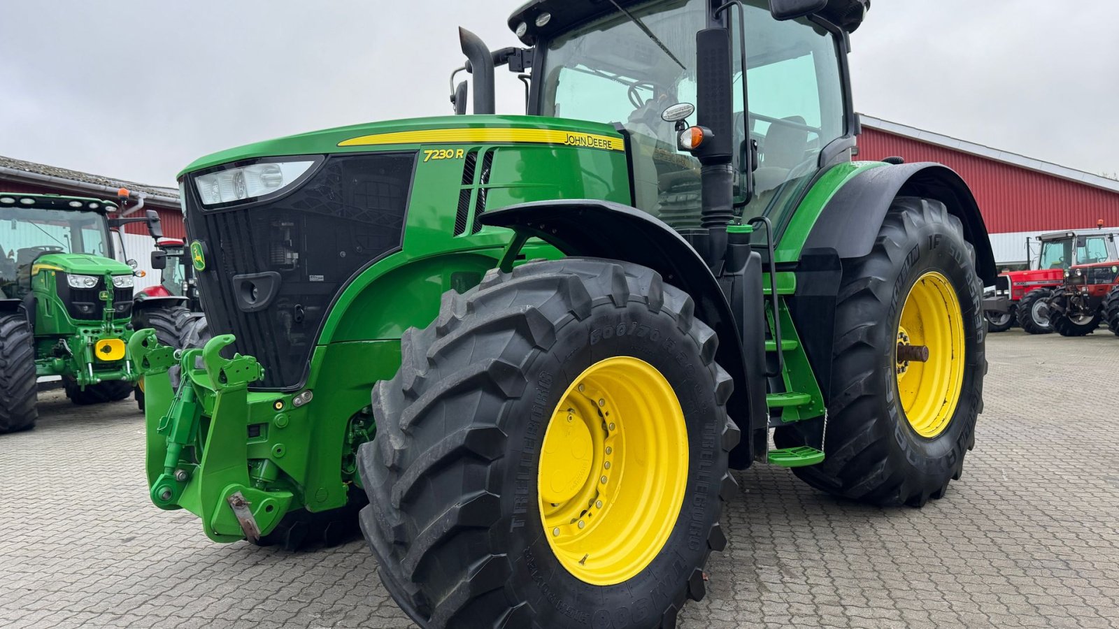 Traktor Türe ait John Deere 7230R KUN 4800 TIMER OG FRONT PTO!, Gebrauchtmaschine içinde Nørager (resim 1)