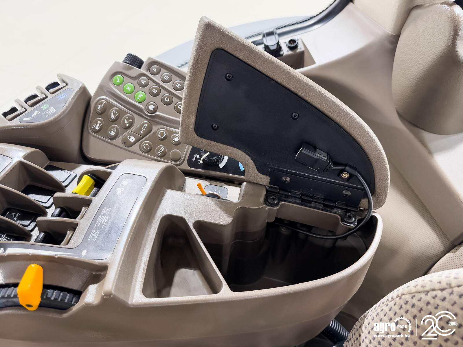 Traktor typu John Deere 7230R, Gebrauchtmaschine v Csengele (Obrázek 18)