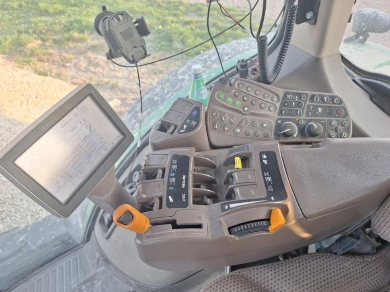 Traktor of the type John Deere 7230R, Gebrauchtmaschine in CHAUMONT (Picture 3)