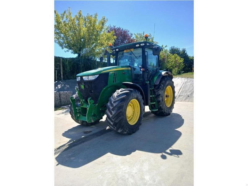 Traktor van het type John Deere 7230R, Gebrauchtmaschine in CHAUMONT (Foto 2)