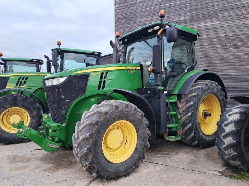 Traktor del tipo John Deere 7230R, Gebrauchtmaschine en SAINT-GERMAIN DU PUY (Imagen 1)