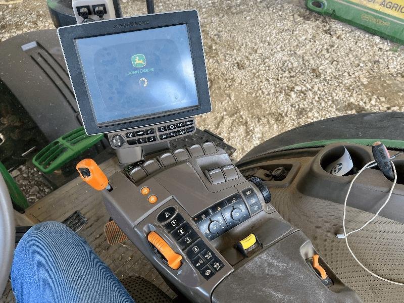 Traktor του τύπου John Deere 7230R, Gebrauchtmaschine σε SAINT-GERMAIN DU PUY (Φωτογραφία 7)