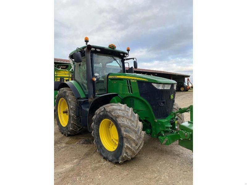 Traktor za tip John Deere 7230R, Gebrauchtmaschine u SAINT-GERMAIN DU PUY (Slika 2)
