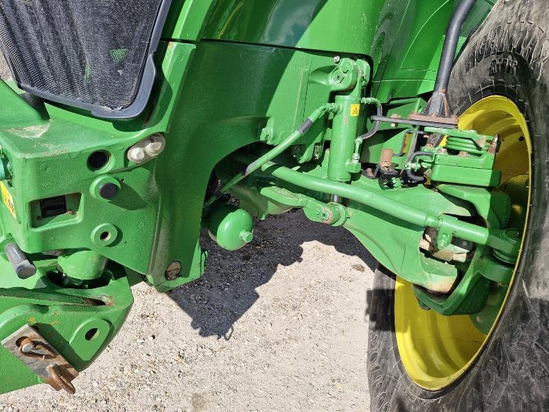 Traktor типа John Deere 7230R, Gebrauchtmaschine в BRAY en Val (Фотография 8)