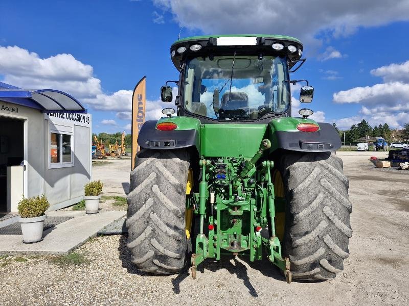 Traktor типа John Deere 7230R, Gebrauchtmaschine в BRAY en Val (Фотография 3)