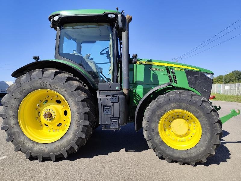 Traktor van het type John Deere 7230R, Gebrauchtmaschine in VERDUN (Foto 1)