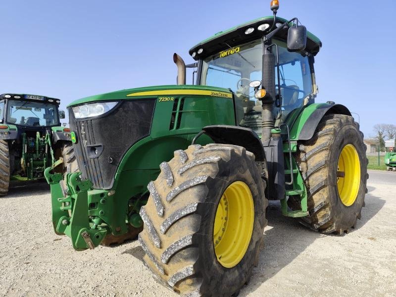 Traktor a típus John Deere 7230R, Gebrauchtmaschine ekkor: MONTIGNY LE ROI (Kép 1)