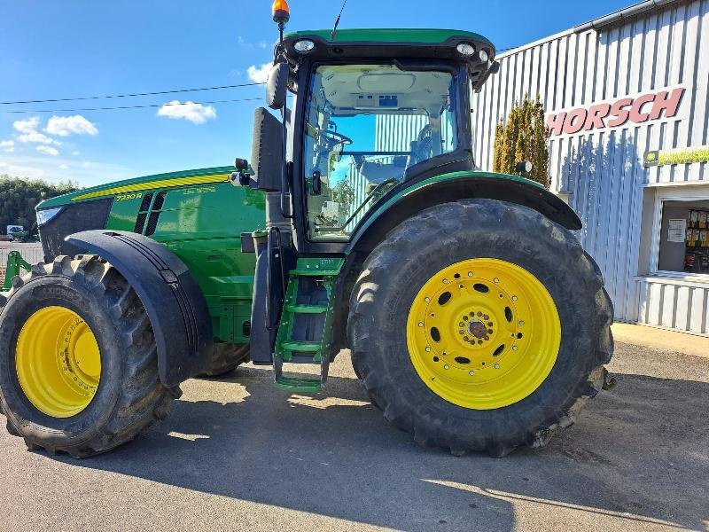 Traktor of the type John Deere 7230R, Gebrauchtmaschine in SAINT GENEST D'AMBIERE (Picture 3)
