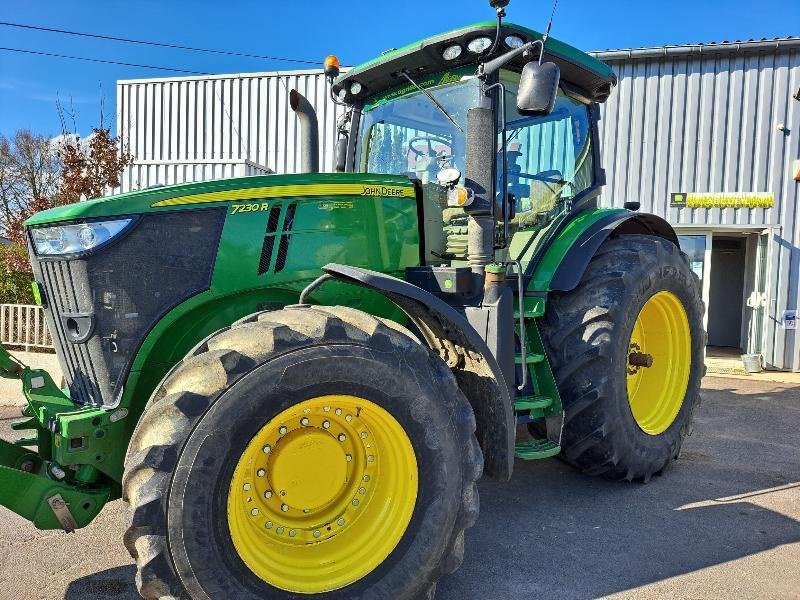 Traktor of the type John Deere 7230R, Gebrauchtmaschine in SAINT GENEST D'AMBIERE (Picture 2)