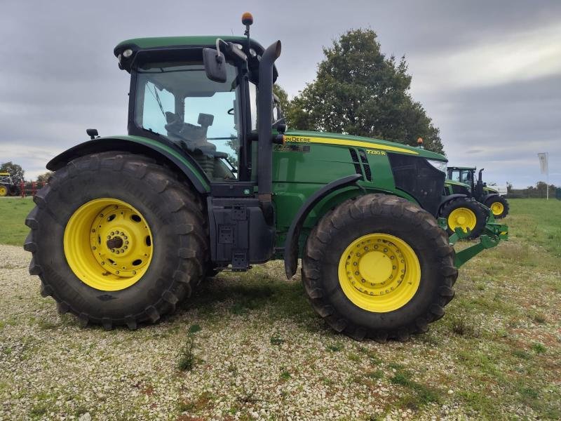 Traktor типа John Deere 7230R, Gebrauchtmaschine в SAINT GENEST D'AMBIERE (Фотография 4)
