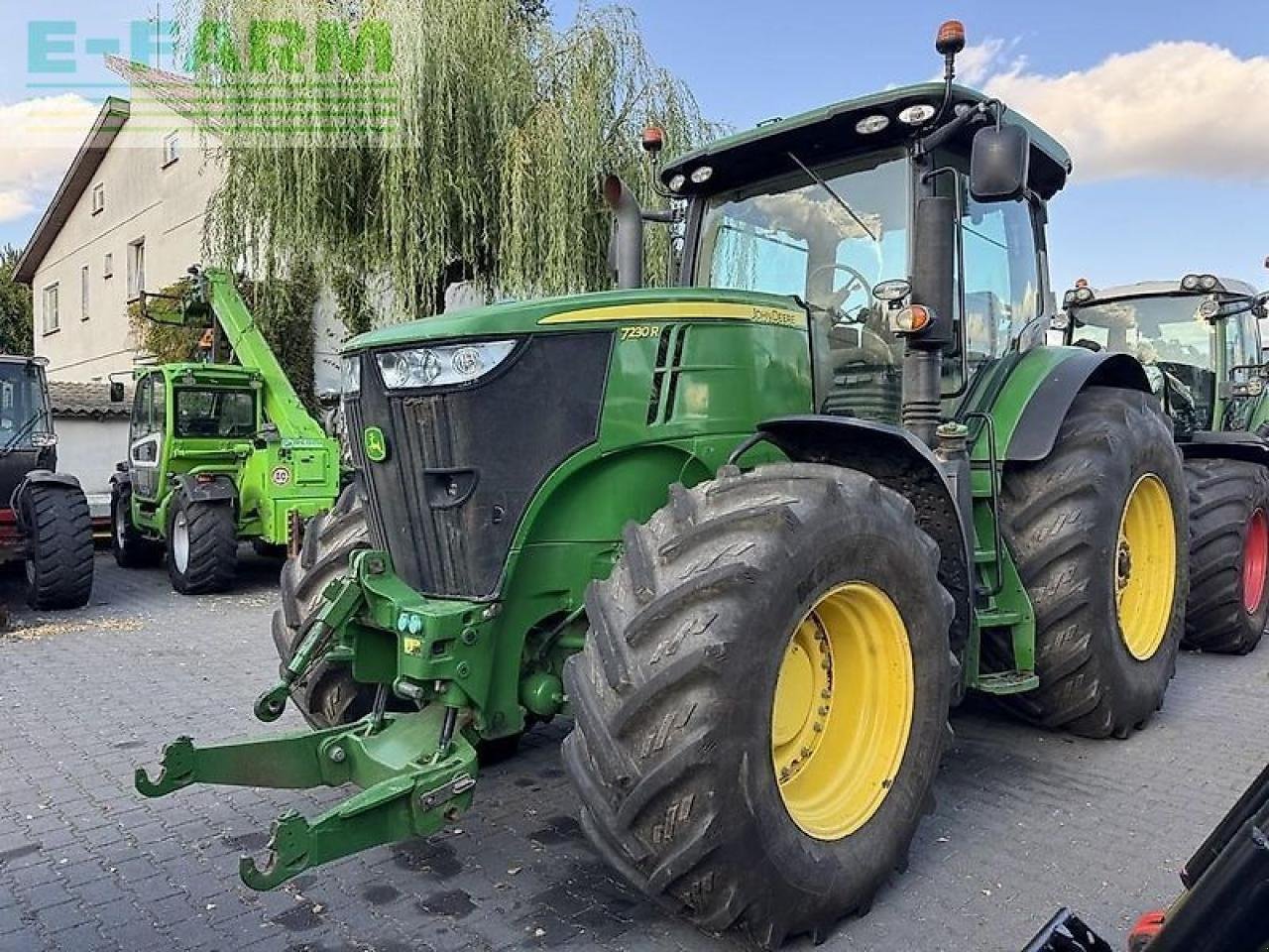 Traktor of the type John Deere 7230r, Gebrauchtmaschine in DAMAS?AWEK (Picture 1)