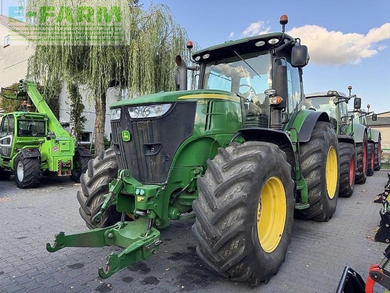 Traktor of the type John Deere 7230r, Gebrauchtmaschine in DAMAS?AWEK (Picture 2)