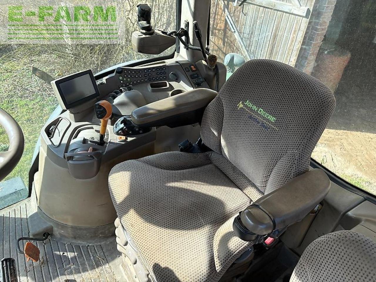 Traktor типа John Deere 7230r, Gebrauchtmaschine в NORDWESTUCKERMARK / OT FÜRSTENWERDER (Фотография 11)