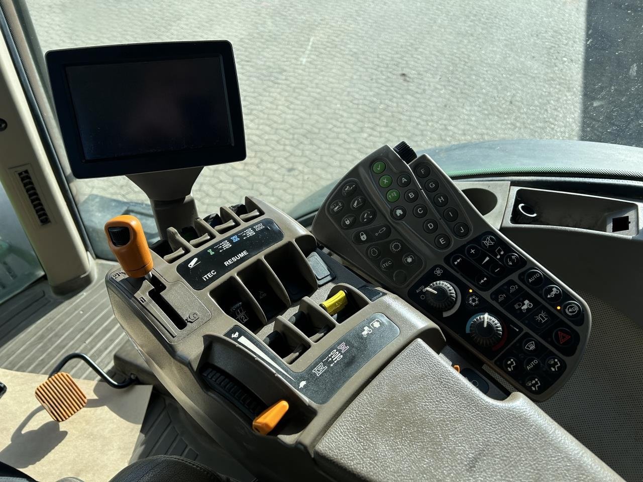 Traktor tipa John Deere 7230R, Gebrauchtmaschine u Brønderslev (Slika 3)