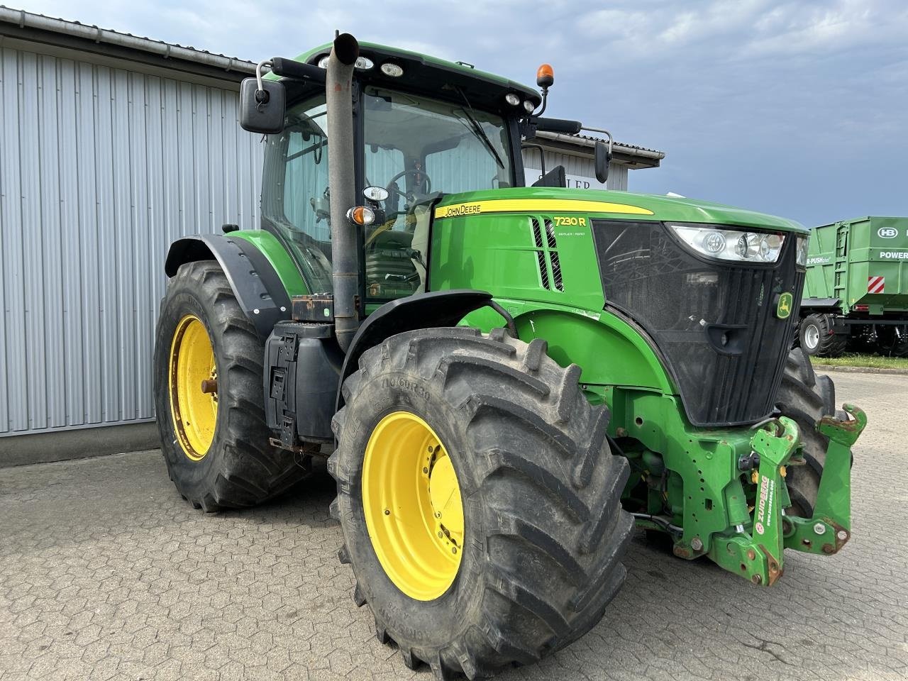 Traktor от тип John Deere 7230R, Gebrauchtmaschine в Bramming (Снимка 9)