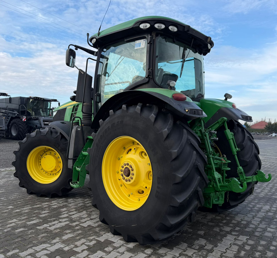 Traktor des Typs John Deere 7230R, Gebrauchtmaschine in Orţişoara (Bild 5)