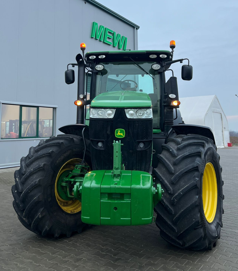 Traktor типа John Deere 7230R, Gebrauchtmaschine в Orţişoara (Фотография 1)