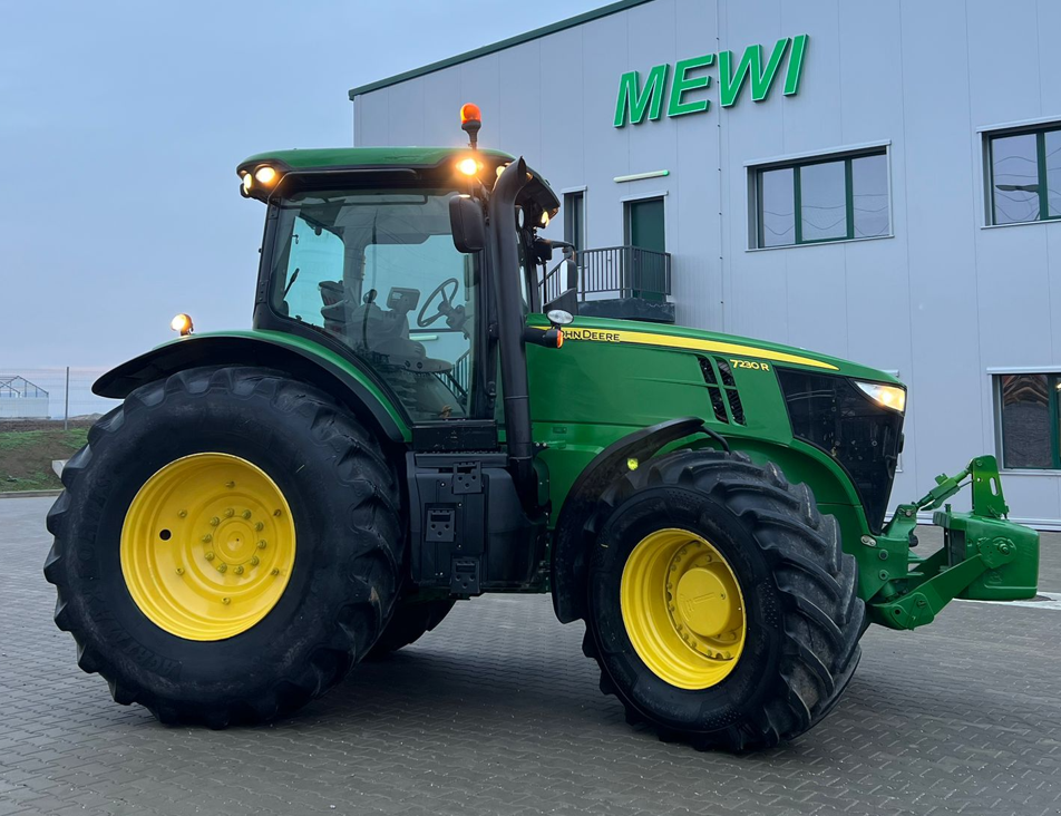 Traktor типа John Deere 7230R, Gebrauchtmaschine в Orţişoara (Фотография 3)