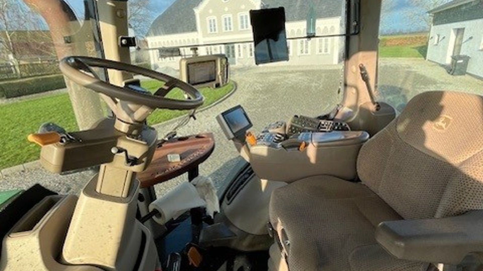 Traktor типа John Deere 7230R, Gebrauchtmaschine в Aabenraa (Фотография 6)