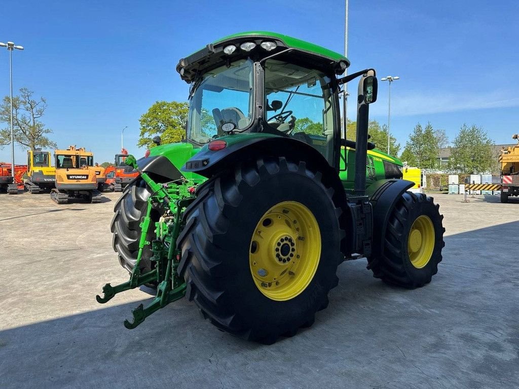 Traktor typu John Deere 7230R, Gebrauchtmaschine w Antwerpen (Zdjęcie 4)