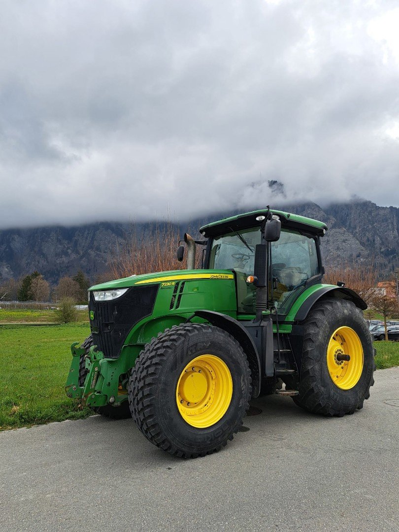 Traktor typu John Deere 7230R, Gebrauchtmaschine v Landquart (Obrázek 2)