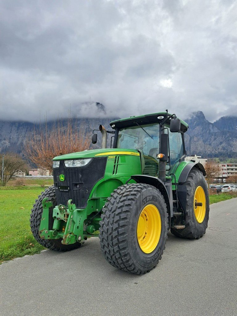 Traktor typu John Deere 7230R, Gebrauchtmaschine v Landquart (Obrázek 3)