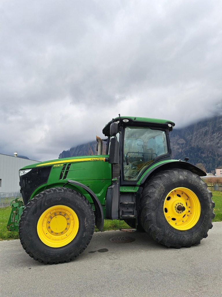 Traktor typu John Deere 7230R, Gebrauchtmaschine v Landquart (Obrázek 1)