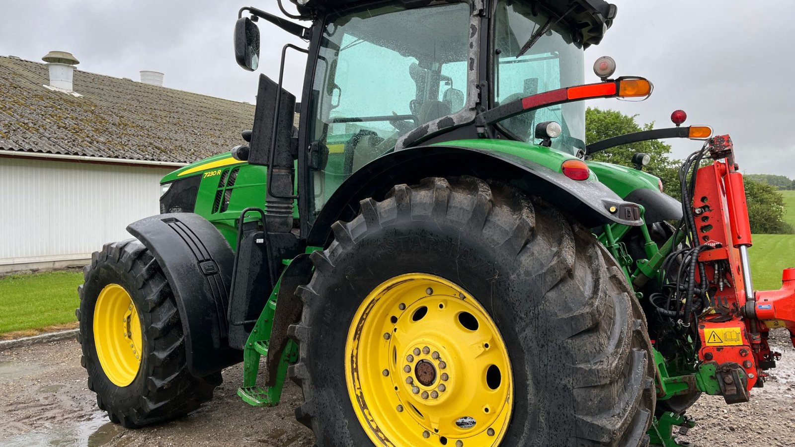 Traktor of the type John Deere 7230R, Gebrauchtmaschine in Borre (Picture 3)