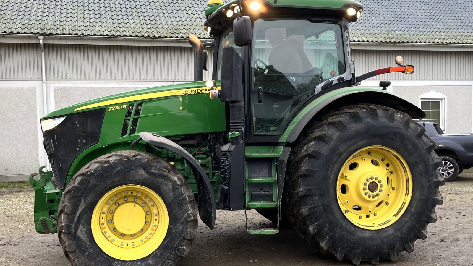 Traktor типа John Deere 7230R, Gebrauchtmaschine в Borre (Фотография 2)