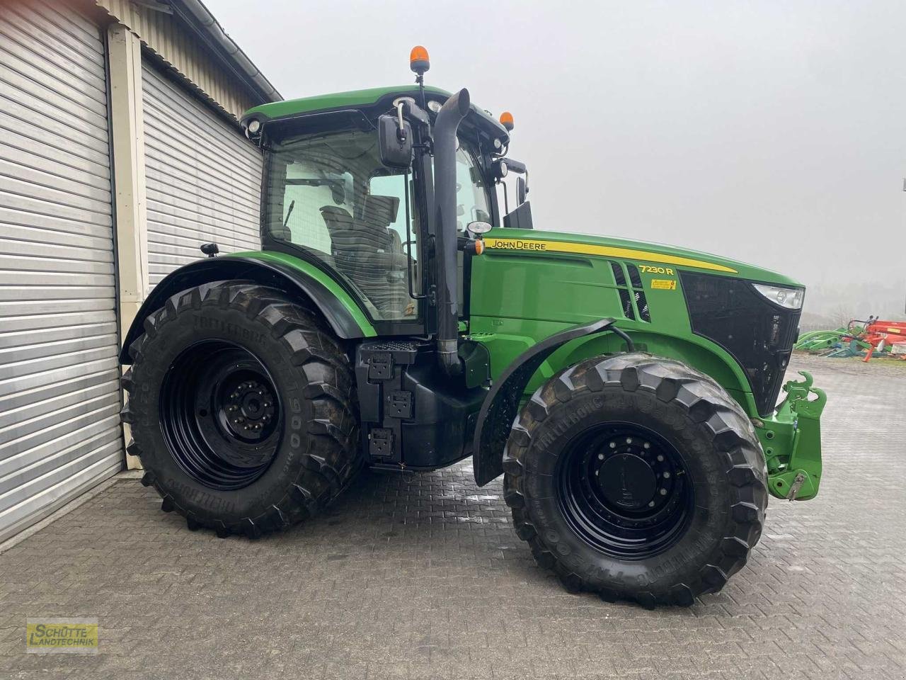 Traktor des Typs John Deere 7230R, Gebrauchtmaschine in Marsberg-Giershagen (Bild 5)