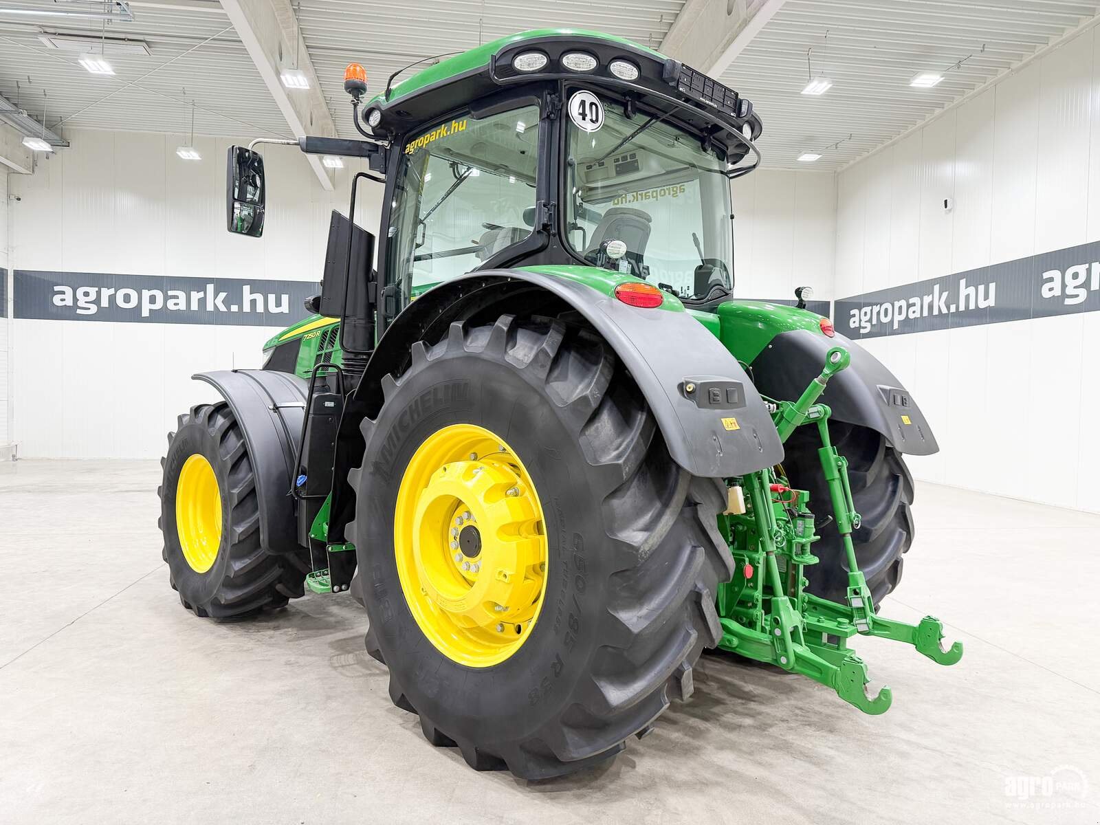 Traktor типа John Deere 7250R, Gebrauchtmaschine в Csengele (Фотография 4)